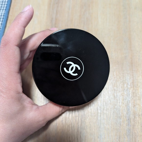 Chanel Natural Finish Loose Powder - Picture 2 of 4